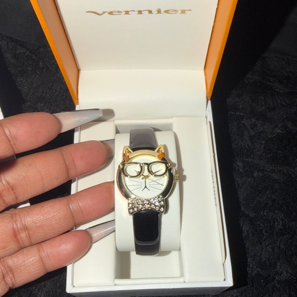 Vernier Gold Cat Face Women's Watch with Black Strap-Never be late again ⌚️NIB